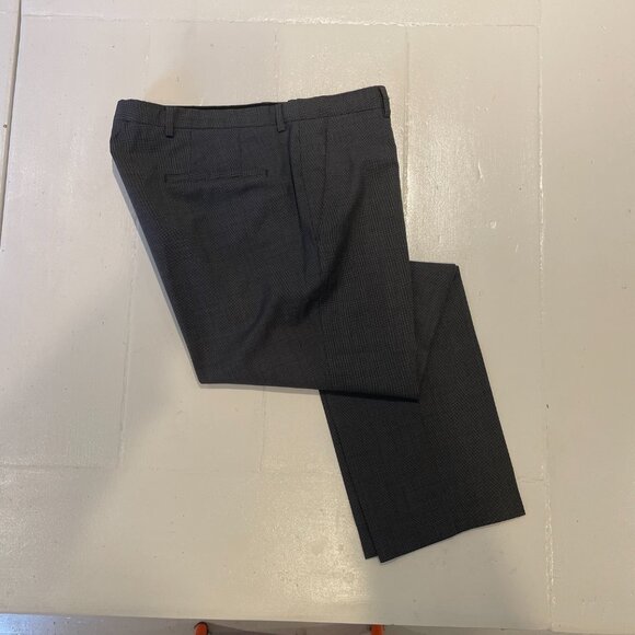 Hugo Boss 2-Piece Suit 38R (40R) Grey - Picture 10 of 13